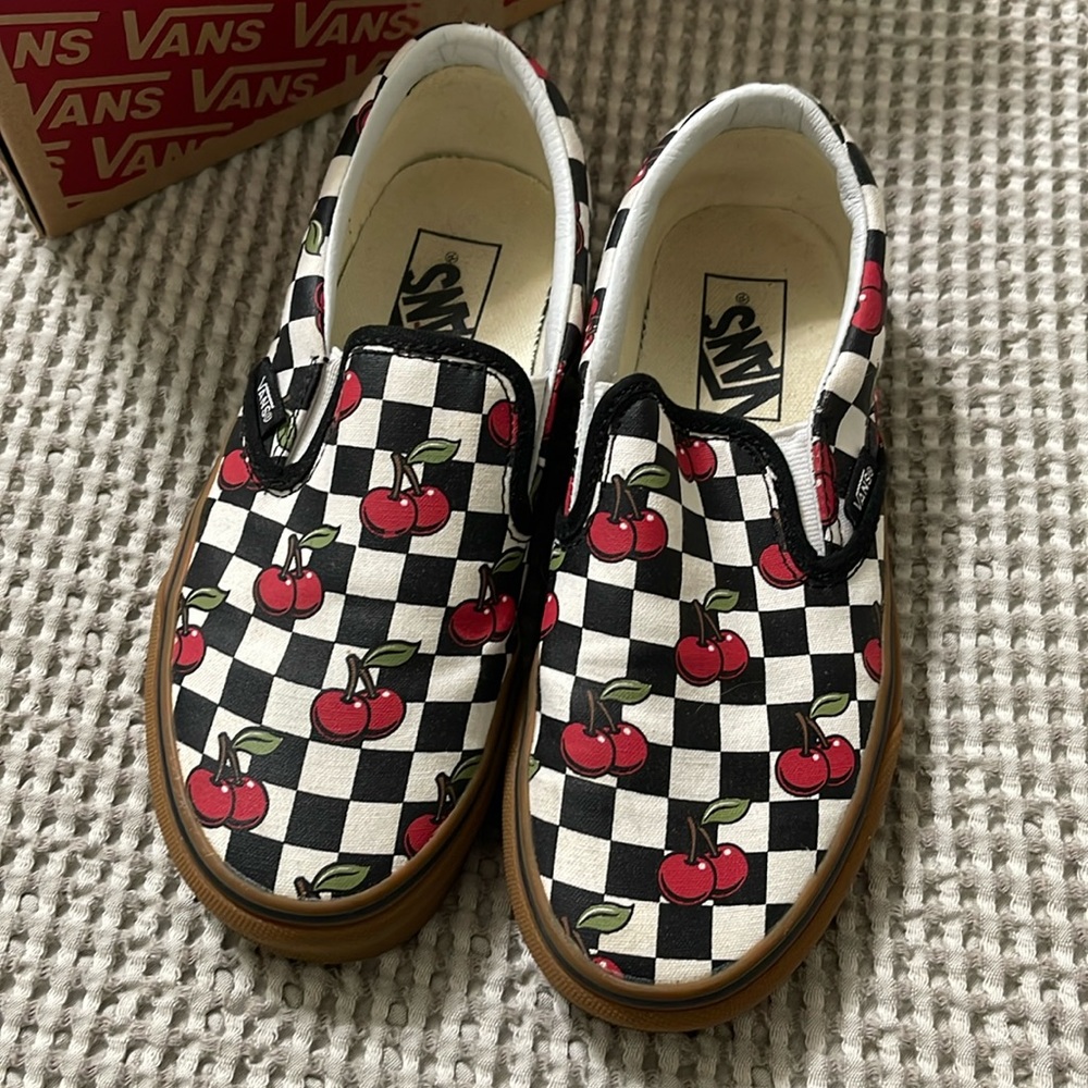 Women’s size 6 6 cherry checkered vans 🍒
